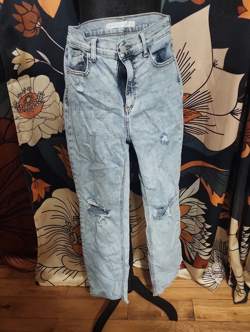 Altar'd State Light Blue Distressed Straight-Leg Jeans